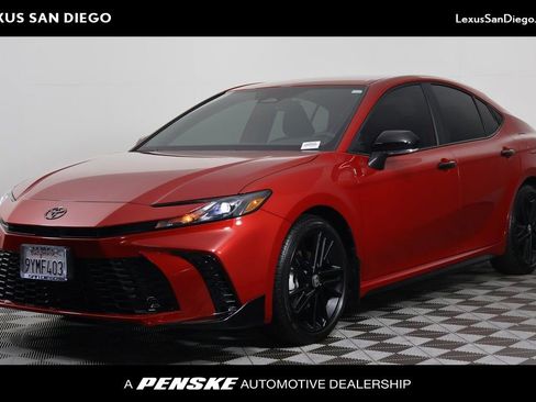 Used 2026 Toyota Camry Hybrid w/ Multimedia Upgrade Package FWD image 1