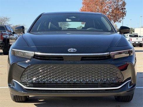 New 2026 Toyota Crown XLE image 7