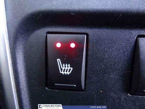 Used 2016 Chrysler 300 C image 12