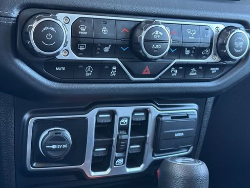 Used 2024 Jeep Wrangler Sahara w/ Technology Group image 20