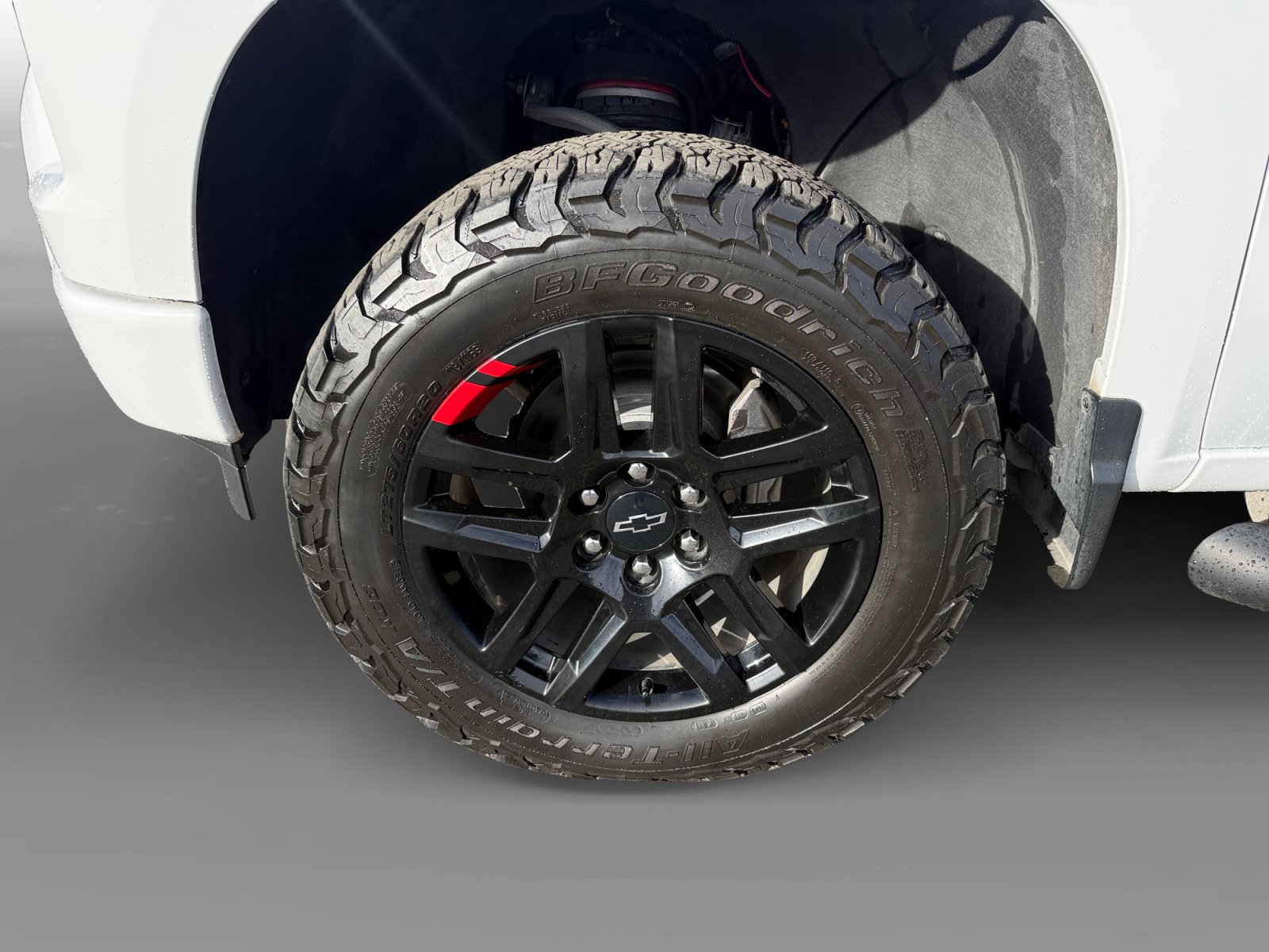 Used 2023 Chevrolet Silverado 1500 RST w/ Redline Edition AWD/4WD image 9