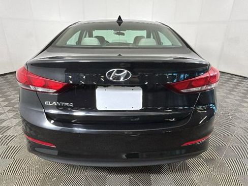Used 2017 Hyundai Elantra SE FWD image 4