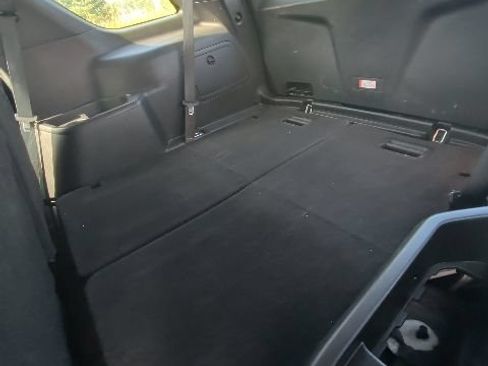 Used 2017 Ford Explorer XLT AWD/4WD image 15