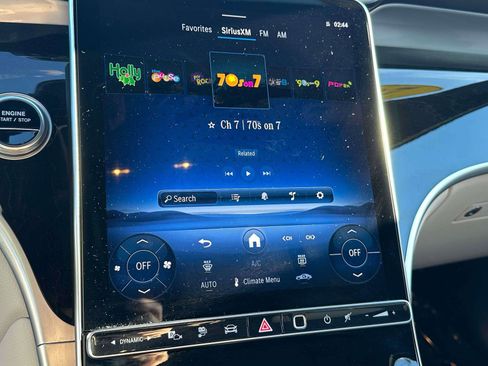 Used 2025 Mercedes-Benz GLC 350e 4MATIC image 22