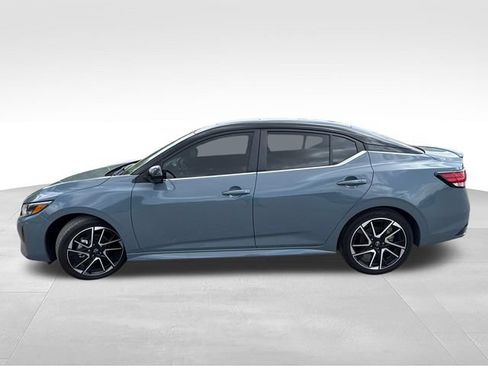 Certified 2025 Nissan Sentra SR w/ SR Premium Package FWD image 5