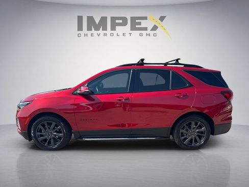 Used 2022 Chevrolet Equinox RS w/ LPO, Hit The Road Package FWD image 2