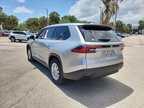 New 2026 Toyota Grand Highlander XLE FWD image 4
