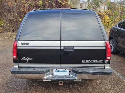 Used 1996 Chevrolet Suburban 2WD image 6