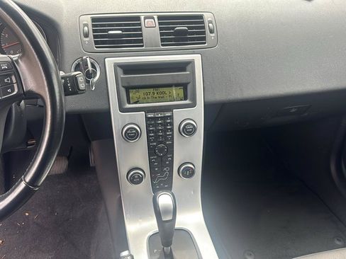 Used 2010 Volvo V50 2.4i FWD image 10