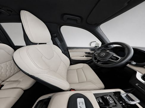 Certified 2026 Volvo XC90 B6 Core AWD/4WD image 10