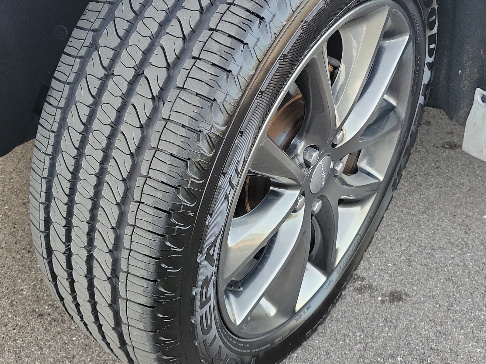 Used 2018 Dodge Durango GT w/ Premium Group RWD image 11