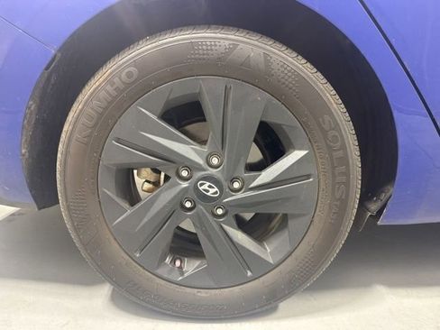 Used 2023 Hyundai Elantra SEL w/ Preferred Accessory Package image 6