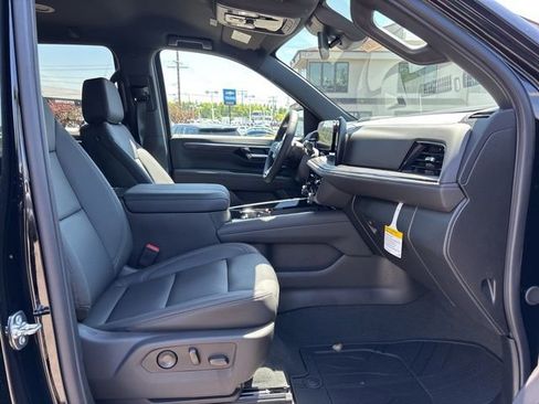 New 2026 Chevrolet Suburban LT w/ Comfort Package AWD/4WD image 15