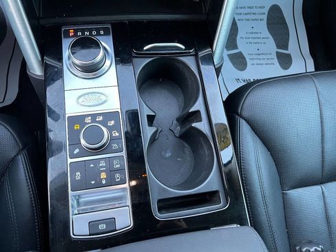 Used 2017 Land Rover Discovery HSE image 31