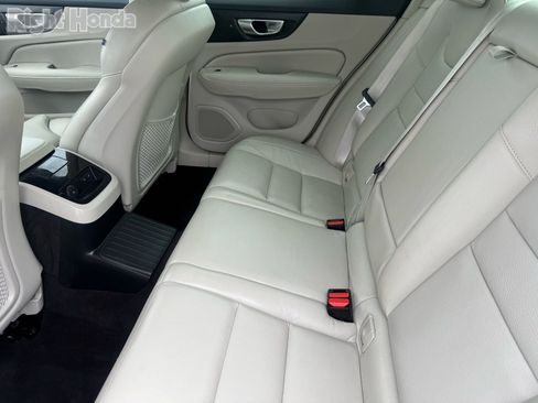 Used 2024 Volvo S60 T8 Ultimate w/ Climate Package image 25