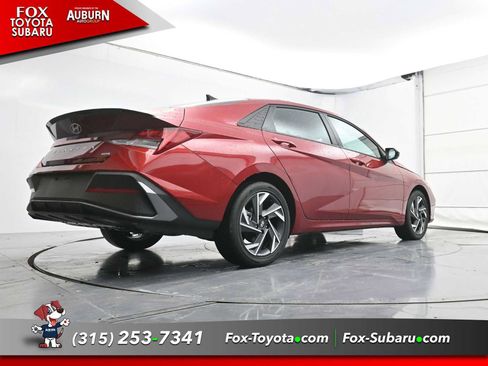 Used 2025 Hyundai Elantra SEL image 18