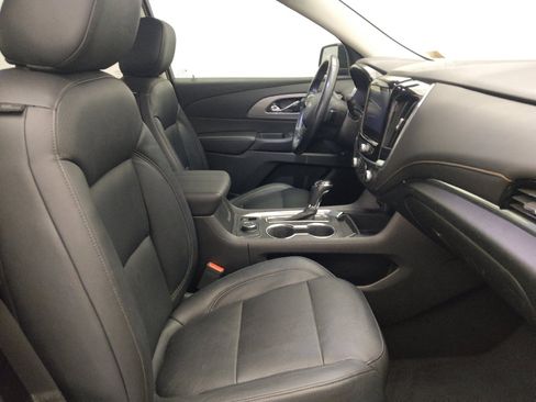 Used 2019 Chevrolet Traverse LT FWD image 21