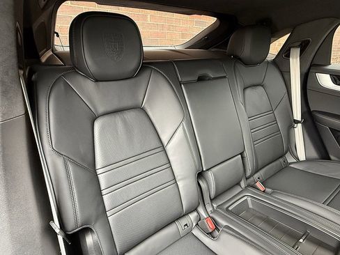 New 2024 Porsche Cayenne Turbo image 21