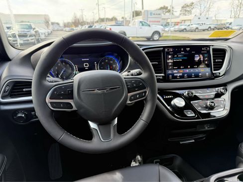 New 2026 Chrysler Voyager LX FWD image 16