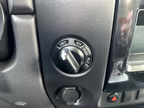 Used 2015 Nissan Titan SV w/ SV Value Truck Package image 18