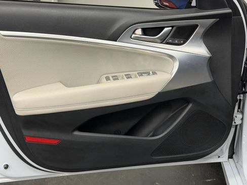 Used 2022 Genesis G70 3.3T image 19