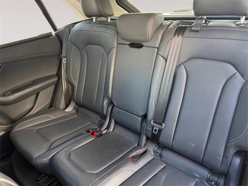 Used 2024 Audi Q8 Prestige image 13