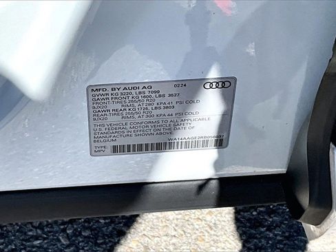 Certified 2024 Audi Q8 e-tron Premium image 30