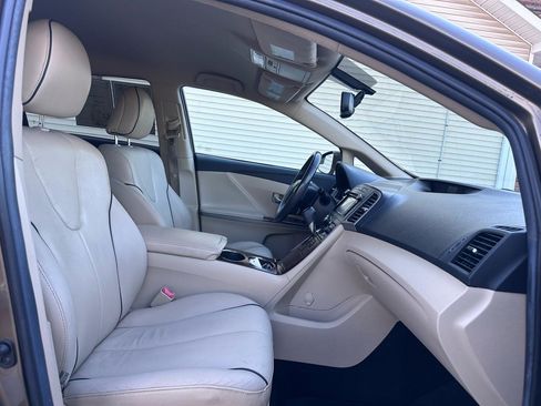 Used 2013 Toyota Venza XLE FWD image 18