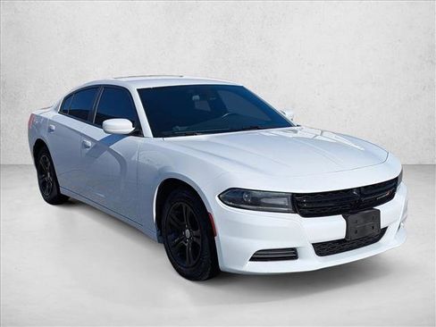 Used 2020 Dodge Charger SXT image 3