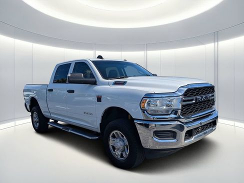 Used 2020 RAM 2500 Tradesman w/ Chrome Appearance Group AWD/4WD image 2