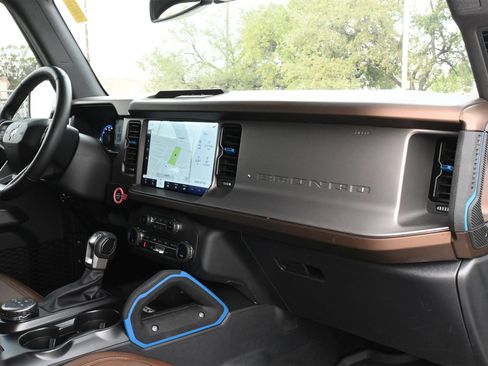 Used 2023 Ford Bronco Outer Banks image 24