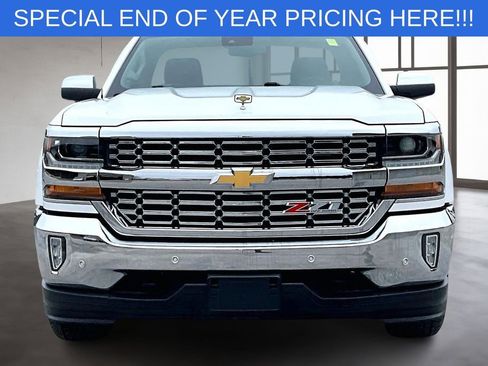 Used 2018 Chevrolet Silverado 1500 LT w/ LT Convenience Package image 2