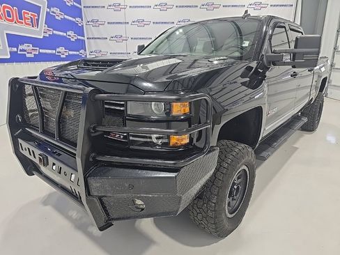 Used 2019 Chevrolet Silverado 2500 LTZ w/ Duramax Plus Package image 2