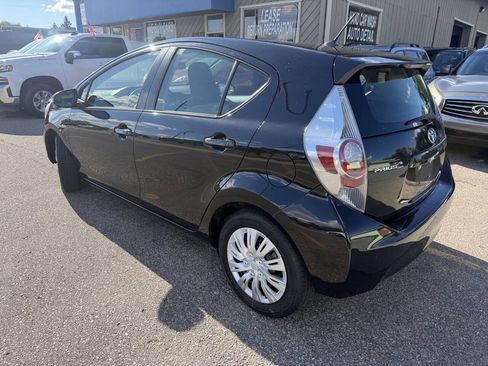 Used 2014 Toyota Prius C One FWD image 21