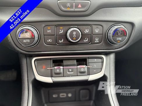 Used 2023 GMC Terrain SLE w/ Driver Convenience Package FWD image 18