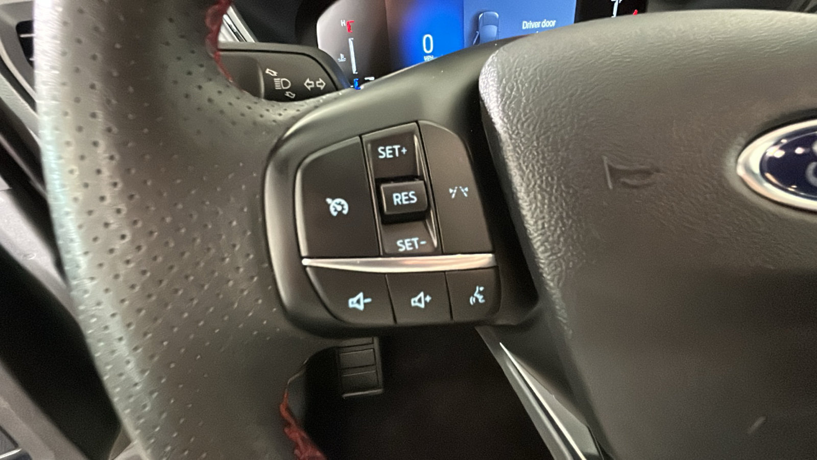 Used 2025 Ford Escape ST-Line Select AWD/4WD image 18
