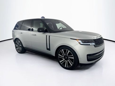 Used 2023 Land Rover Range Rover SE AWD/4WD image 3