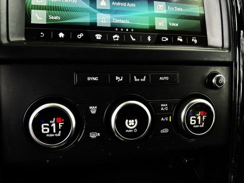 Used 2020 Land Rover Discovery SE image 24