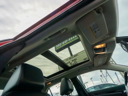 Used 2023 Chrysler 300 Touring L w/ Popular Equipment Group image 32