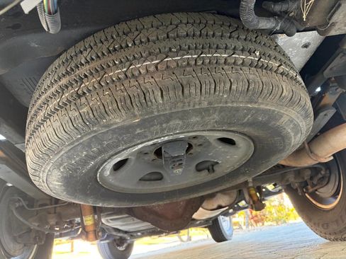 Used 2005 Chevrolet Avalanche 2500 w/ Preferred Equipment Group image 58