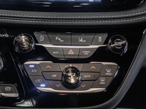 New 2026 Chrysler Pacifica Select image 22