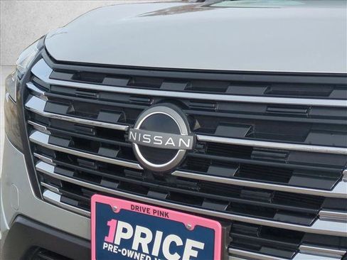 Used 2024 Nissan Rogue SV image 30