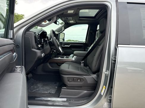 New 2026 GMC Sierra 2500 SLT w/ SLT Premium Package AWD/4WD image 13