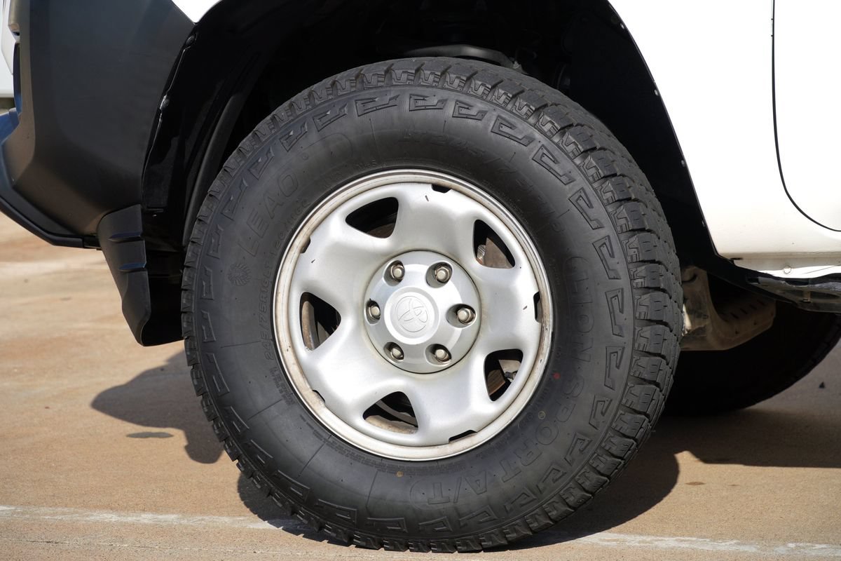 Used 2022 Toyota Tacoma SR RWD image 26