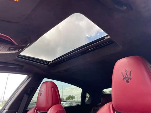 Used 2017 Maserati Quattroporte GTS GranSport image 37