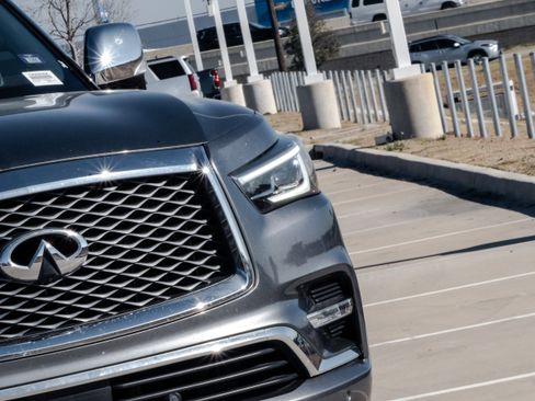 Used 2019 INFINITI QX80 Luxe w/ 22" Wheel Package image 7