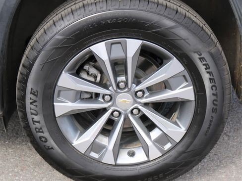 Used 2025 Chevrolet Equinox LT w/ Convenience Package II image 11