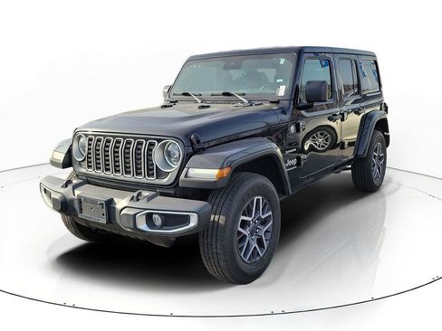 Used 2024 Jeep Wrangler Sahara image 2