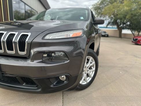 Used 2015 Jeep Cherokee Latitude image 4