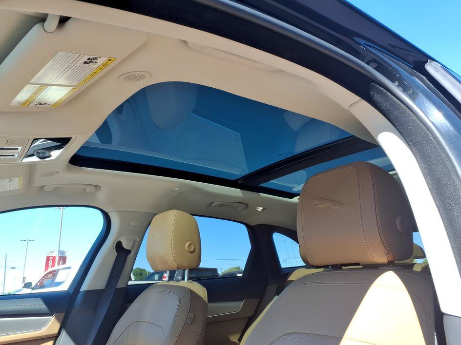 Used 2022 Jaguar F-PACE S AWD/4WD image 15